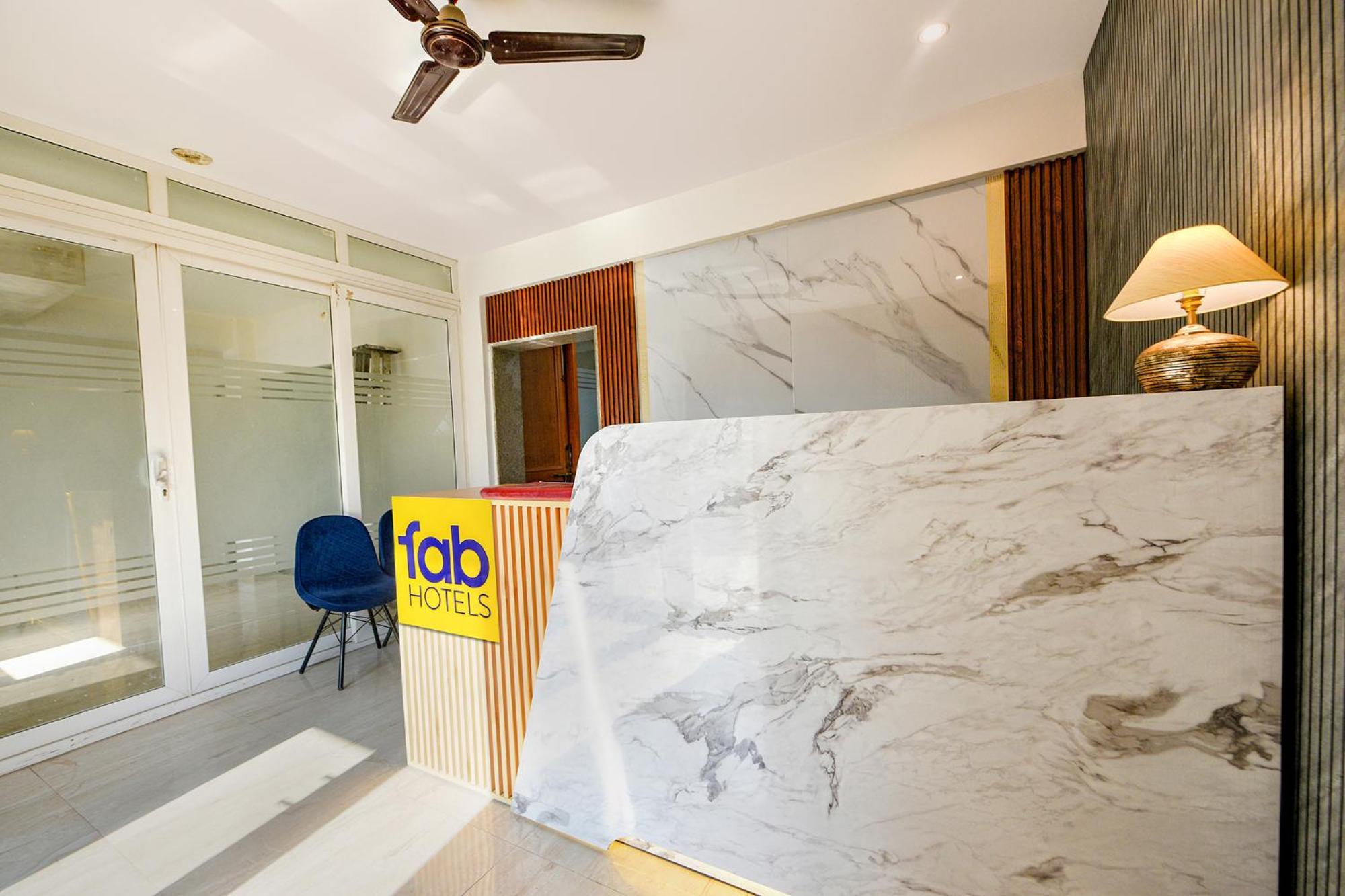 Fabhotel Ar Suites Γκουργκάον Εξωτερικό φωτογραφία
