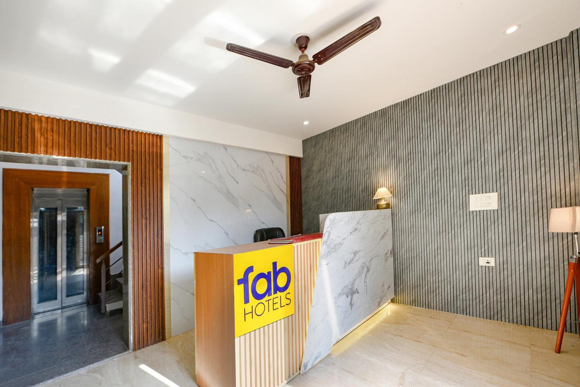Fabhotel Ar Suites Γκουργκάον Εξωτερικό φωτογραφία